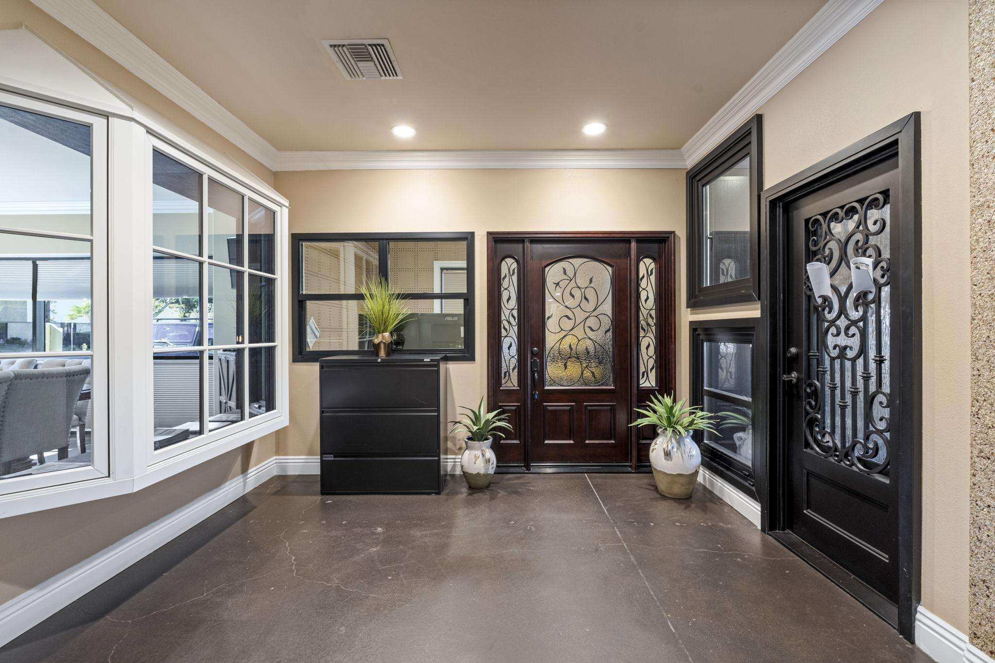 12-web-or-mls-1639-e-miraloma-ave