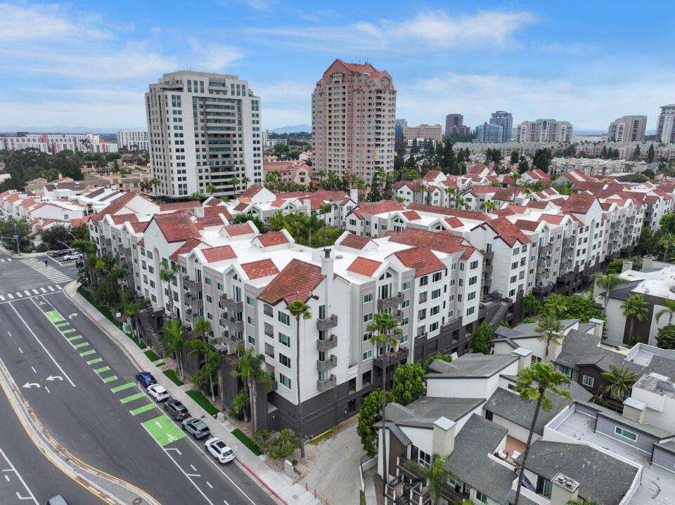Aerial view of the Veranda Apartments commercial window project